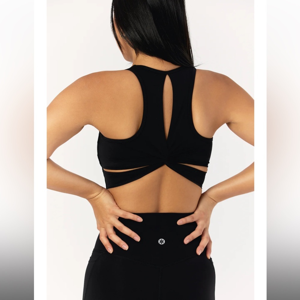 Astoria Activewear LIVE LUXE Square Neck Crop